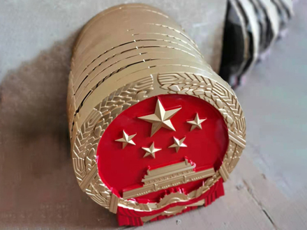 国徽制作的成本与效益分析是怎样的？